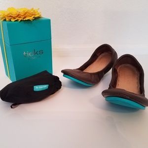 Chocolate brown Tieks size 5